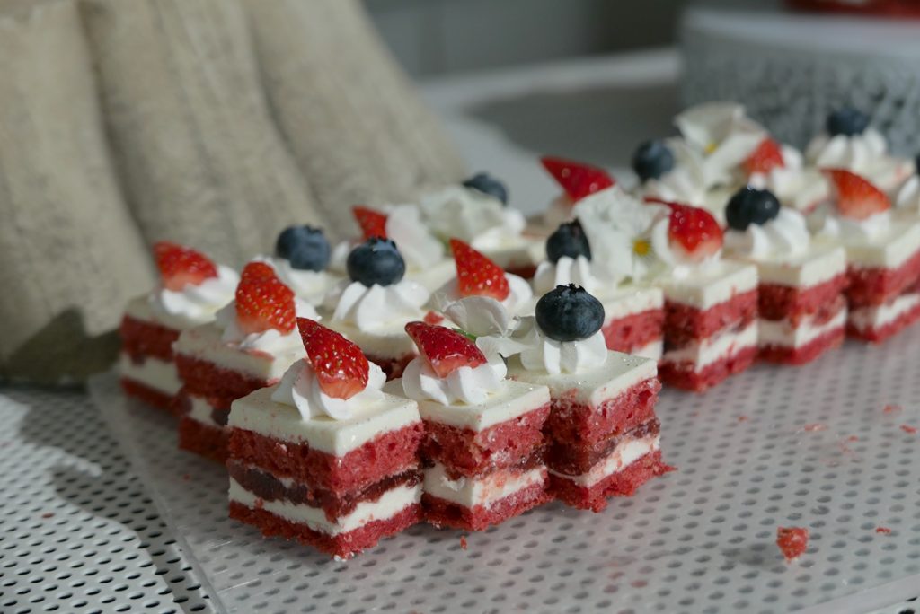 LEICA D-LUX8
by PhotoClef.