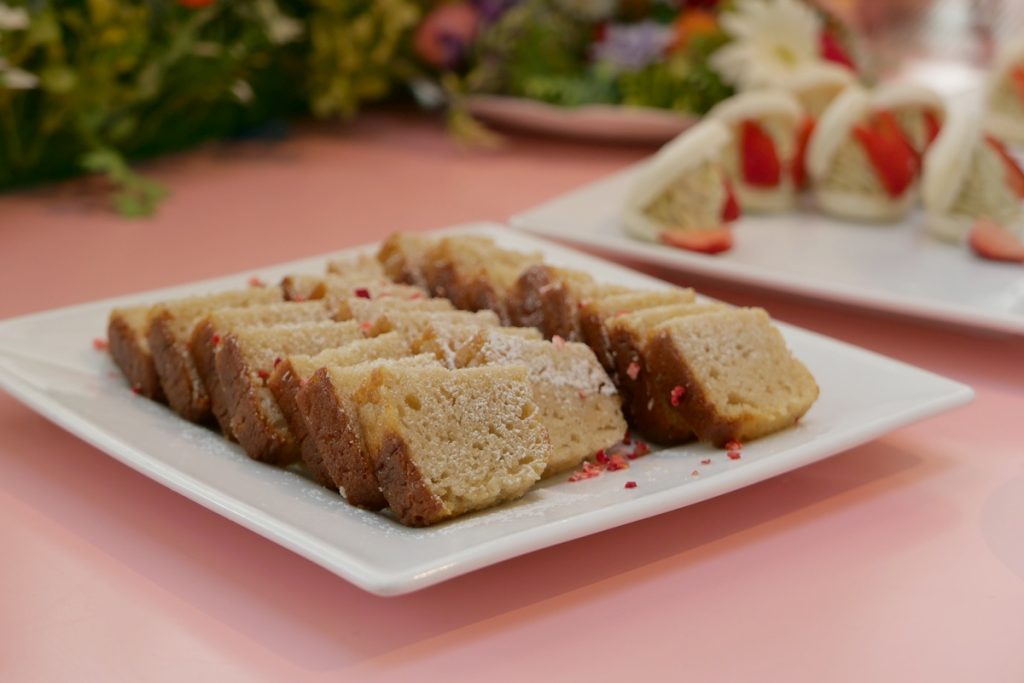 LEICA D-LUX8
by PhotoClef.